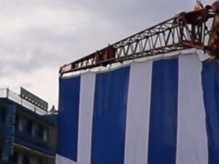 Φωτογραφία για Ηγουμενίτσα: Δέος για την ελληνική σημαία των 350 τετραγωνικών – Η έπαρσή της [pic, vid]