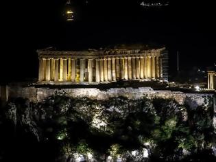 Φωτογραφία για Φωτογραφίες: Η Ακρόπολη έσβησε τα φώτα της για την «Ώρα Γης»
