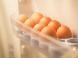 Φωτογραφία για Μη βάζετε ποτέ τα αυγά στην αυγοθήκη του ψυγείου
