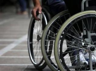 Φωτογραφία για Δωρεά αναπηρικού αμαξιδίου στην μαθήτρια που τραυματίστηκε στα Τριανταίικα