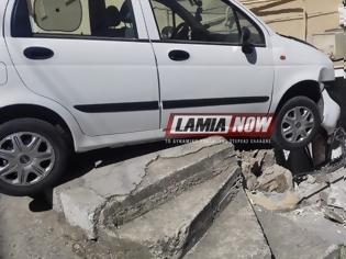 Φωτογραφία για Λαμία: Απίστευτο τροχαίο στην Βελισσαρίου - Ι.Χ... προσγειώθηκε σε μαντρότοιχο! [photo]
