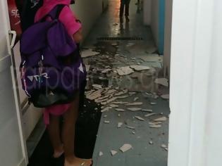 Φωτογραφία για Χανιά: Πανικός στο κολυμβητήριο - Κατέρρευσε τμήμα της οροφής ενώ ήταν γεμάτο παιδιά [photos]