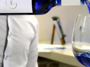 Φωτογραφία για Το πρώτο μπλε κρασί στον κόσμο είναι γεγονός