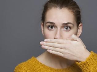 Φωτογραφία για Κακοσμία στόματος: Αίτια και 5 μυστικά για να μην μυρίζει το στόμα σας [video]