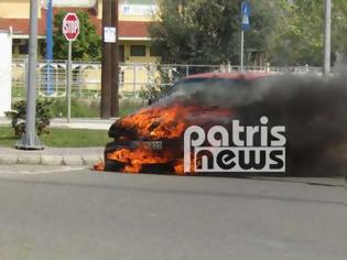 Φωτογραφία για Στις φλόγες αυτοκίνητο στον Πύργο - Από θαύμα σώθηκε ο οδηγός (βίντεο)