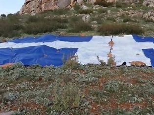 Φωτογραφία για Υπερηφάνεια μόνο: Ελληνική σημαία 200 τ.μ στα Φάρσαλα