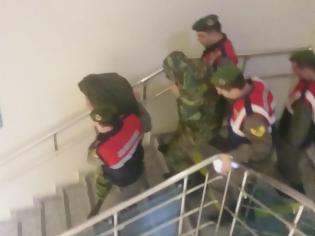 Φωτογραφία για Καμμένος: Μέχρι και 15 χρόνια μπορεί να παραμείνουν κρατούμενοι οι Έλληνες στρατιωτικοί