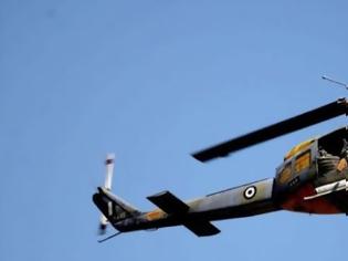 Φωτογραφία για Εγκρεμνοί Λευκάδας: Αεροδιακομιδή τραυματία αιωροπτεριστή από ελικόπτερο της Πολεμικής Αεροπορίας