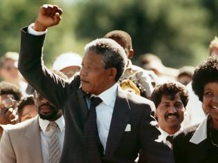 Φωτογραφία για Νότια Αφρική: «Έφυγε» στα 81 της η «Mama» Γουίνι Μαντέλα