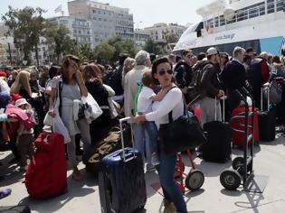 Φωτογραφία για Ξεκίνησε η έξοδος για το Πάσχα: Πάνω από 17.000 έφυγαν με πλοίο την Μεγάλη Τρίτη