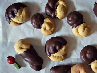 Φωτογραφία για Πασχαλινά κουλουράκια βουτηγμένα σε σοκολάτα