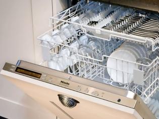 Φωτογραφία για Τα αντικείμενα που δεν ήξερες ότι μπορείς να πλύνεις στο πλυντήριο πιάτων