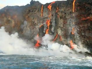 Φωτογραφία για Χαβάη: Το ηφαίστειο Κιλαουέα «χύνεται» στη θάλασσα [video]