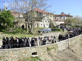 Φωτογραφία για 10516 - Η Λιτανεία της Παναγίας Άξιον Εστί με το φακό του Κώστα Τζιβανίδη