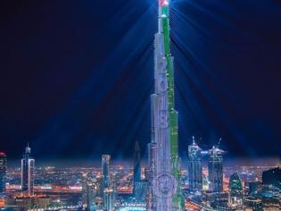 Φωτογραφία για Το μεγαλύτερο laser show του κόσμου στο Ντουμπάι είναι ένα υπερθέαμα