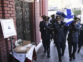 Φωτογραφία για Με τιμές Ήρωα κηδεύτηκε ο Ήρωας Σμηναγός Γιώργος Μπαλταδώρος - Θρήνος στην κηδεία του (ΦΩΤΟ-ΒΙΝΤΕΟ)