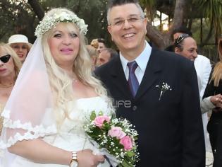 Φωτογραφία για Δήμος Μυλωνάς – Φωτεινή Κωνσταντινίδη: Το άλμπουμ του γάμου τους!