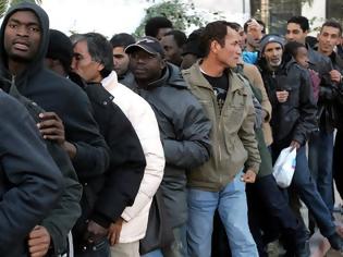 Φωτογραφία για Μπαράζ «ελληνοποιήσεων» 850.000 παράνομων μεταναστών για ψηφοθηρικούς σκοπούς