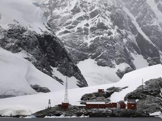 Φωτογραφία για Το κλίμα στα... άκρα: Ρεκόρ χιονόπτωσης 200 χρόνων στην Ανταρκτική