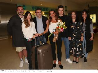 Φωτογραφία για Όλγα Φαρμάκη: Επέστρεψε στην Ελλάδα – Την υποδέχτηκε η οικογένειά της! (ΔΕΙΤΕ ΦΩΤΟ)