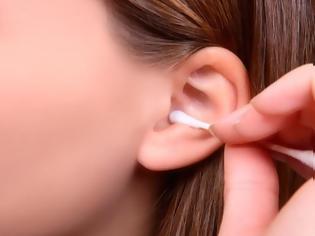 Φωτογραφία για Καθαρισμός αυτιών: Πώς γίνεται σωστά – Ποια σημάδια δείχνουν πρόβλημα