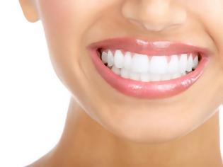 Φωτογραφία για Τέσσερις συμβουλές για πιο λευκά δόντια