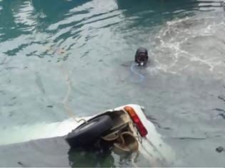 Φωτογραφία για Λευκάδα: Νεκρός ο οδηγός που έκανε βουτιά θανάτου στη θάλασσα