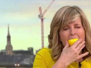 Φωτογραφία για «Lemon Face Challenge»: Ο λόγος που οι διάσημοι άρχισαν να τρώνε λεμόνι και να βιντεοσκοπούν τις αντιδράσεις τους!