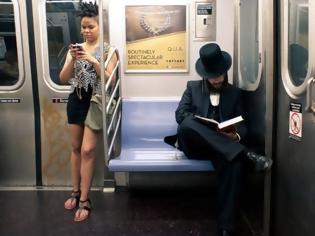 Φωτογραφία για Τον τράβηξε κρυφά φωτογραφίες με το κινητό στο μετρό αλλά την εξέλιξη δεν την περίμενε
