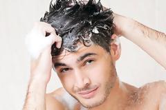 Αυτά είναι τα λάθη που κάνεις κατά το λούσιμο των μαλλιών σου, σύμφωνα με τους ειδικούς!