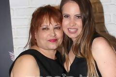 Νικολέττα Βλαβιανού: «Η κόρη μου με επηρεάζει πολύ, μου δίνει μια φρέσκια ματιά»