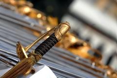 ''Υπόνοιες για αδιαφανείς διαδικασίες στην επιλογή των Στελεχών, τα οποία παρέμειναν στις τάξεις των Ενόπλων Δυνάμεων ως ΕΟΘ (Εκτός οργανικών θέσεων)''