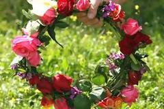 Το πανάρχαιο έθιμο το μαγιάτικου στεφανιού