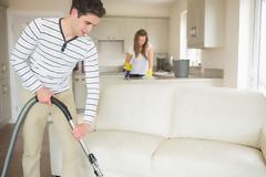 Θέλεις να κάψεις θερμίδες; Ξεκίνα να κάνεις δουλειές στο σπίτι!