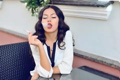 10 παράξενα πράγματα που οι άντρες βρίσκουν ελκυστικά στις γυναίκες!