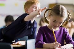 Παιδική παραβατικότητα: Κατά πόσο σχετίζεται με το οικογενειακό υπόβαθρο και τους θεσμούς της πολιτείας;