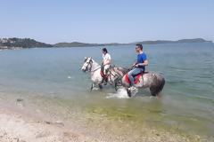 Πρωτομαγιά και γιορτή αλόγου στη ΒΟΝΙΤΣΑ (ΦΩΤΟ)