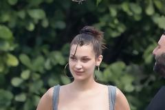 Bella Hadid:Ακόμη και το πιο ακριβοπληρωμένο μοντέλο στον πλανήτη έχει κυτταρίτιδα.