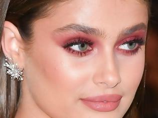 Φωτογραφία για Τρόποι να εντάξεις το pink eye trend στα beauty looks σου