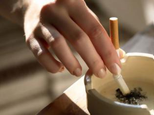 Φωτογραφία για Μπορεί το κάπνισμα να γίνει λιγότερο βλαβερό; Τι λένε οι ειδικοί;