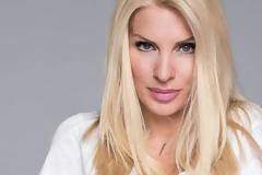 Η Ελένη Μενεγάκη έβαλε στοίχημα για μία ακόμα εγκυμοσύνη