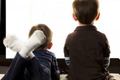 Πώς τρεις ώρες μπροστά σε μία οθόνη αυξάνουν τον κίνδυνο διαβήτη στα παιδιά