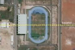 Ένα γήπεδο ακριβώς στη γραμμή του Ισημερινού