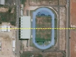 Φωτογραφία για Ένα γήπεδο ακριβώς στη γραμμή του Ισημερινού