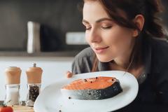 Εμμηνόπαυση: Με ποια διατροφή θα την καθυστερήσετε