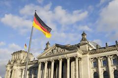 ΒΕΡΟΛΙΝΟ: ΚΑΜΙΑ ΠΡΟΔΕΣΜΕΥΣΗ ΓΙΑ ΤΟ ΧΡΕΟΣ, ΠΡΟΕΧΕΙ Η ΑΞΙΟΛΟΓΗΣΗ