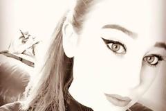 Ο απόλυτος εφιάλτης έγινε πραγματικότητα! Ντύθηκε κλόουν, έταξε πονηρά παιχνίδια και μαχαίρωσε τον φίλο της