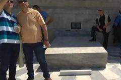 Ο Σύλλογος Ευζώνων Προεδρικής Φρουράς καταδικάζει τον συνδικαλιστή που πάτησε πάνω στο μνημείο του Αγνώστου Στρατιώτη