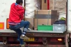 Πάτρα: Μετανάστης σφήνωσε σε φορτηγό στην προσπάθεια του να κρυφτεί – Τον απεγκλώβισε η πυροσβεστική