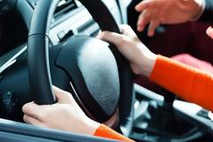 Δίπλωμα οδήγησης από τα 17 με αμερικανικό σύστημα